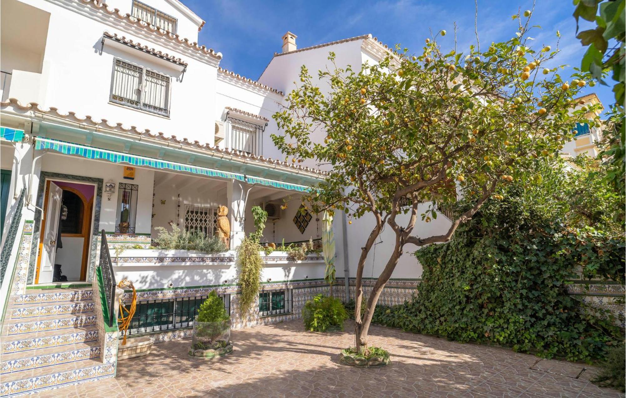 3 Bedroom Stunning Home In Torre Del Mar Exterior photo