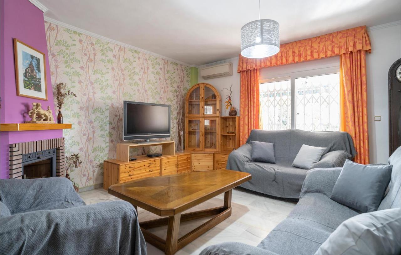 3 Bedroom Stunning Home In Torre Del Mar Exterior photo